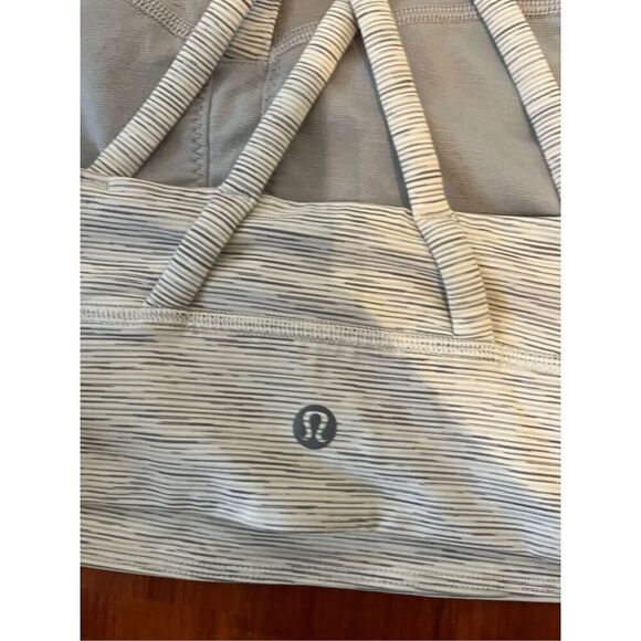 Lululemon Energy Bra High-Neck Longline Zip Size 12 - Picture 6 of 10